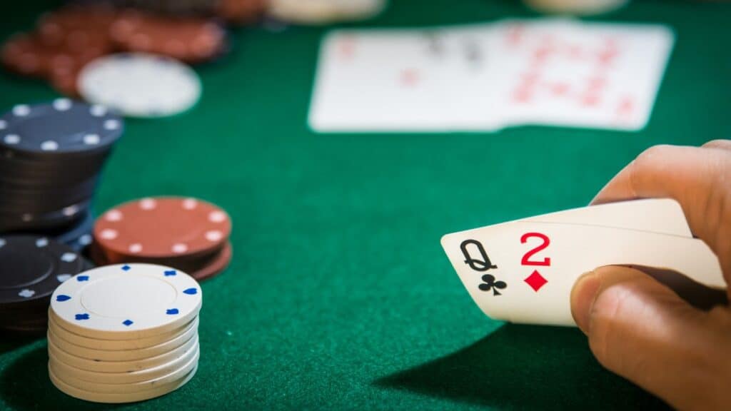 how to deal texas holdem