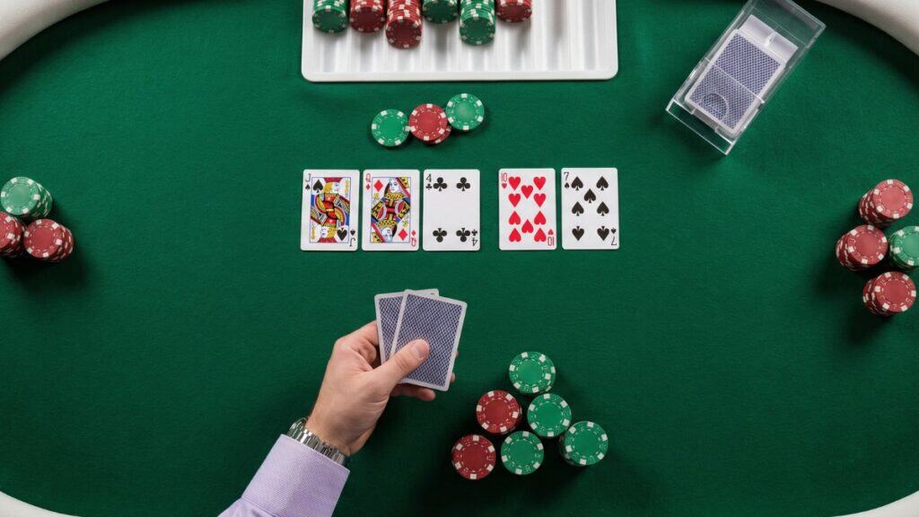 mississippi stud poker